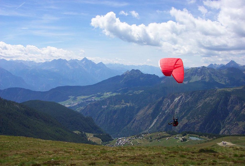 Paragliding in Chamois